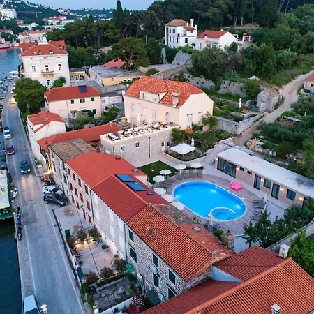 Orka - One-bedroom 2 Adults 1 Child